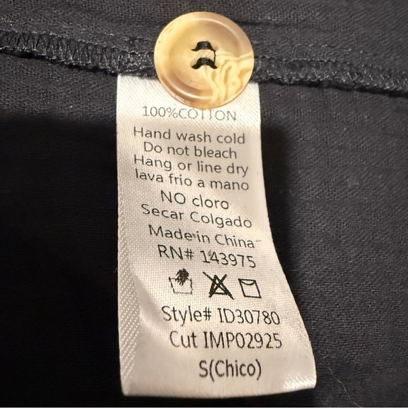 NEW Boutique Dress with Buttons and Pockets - Picture 6 of 7